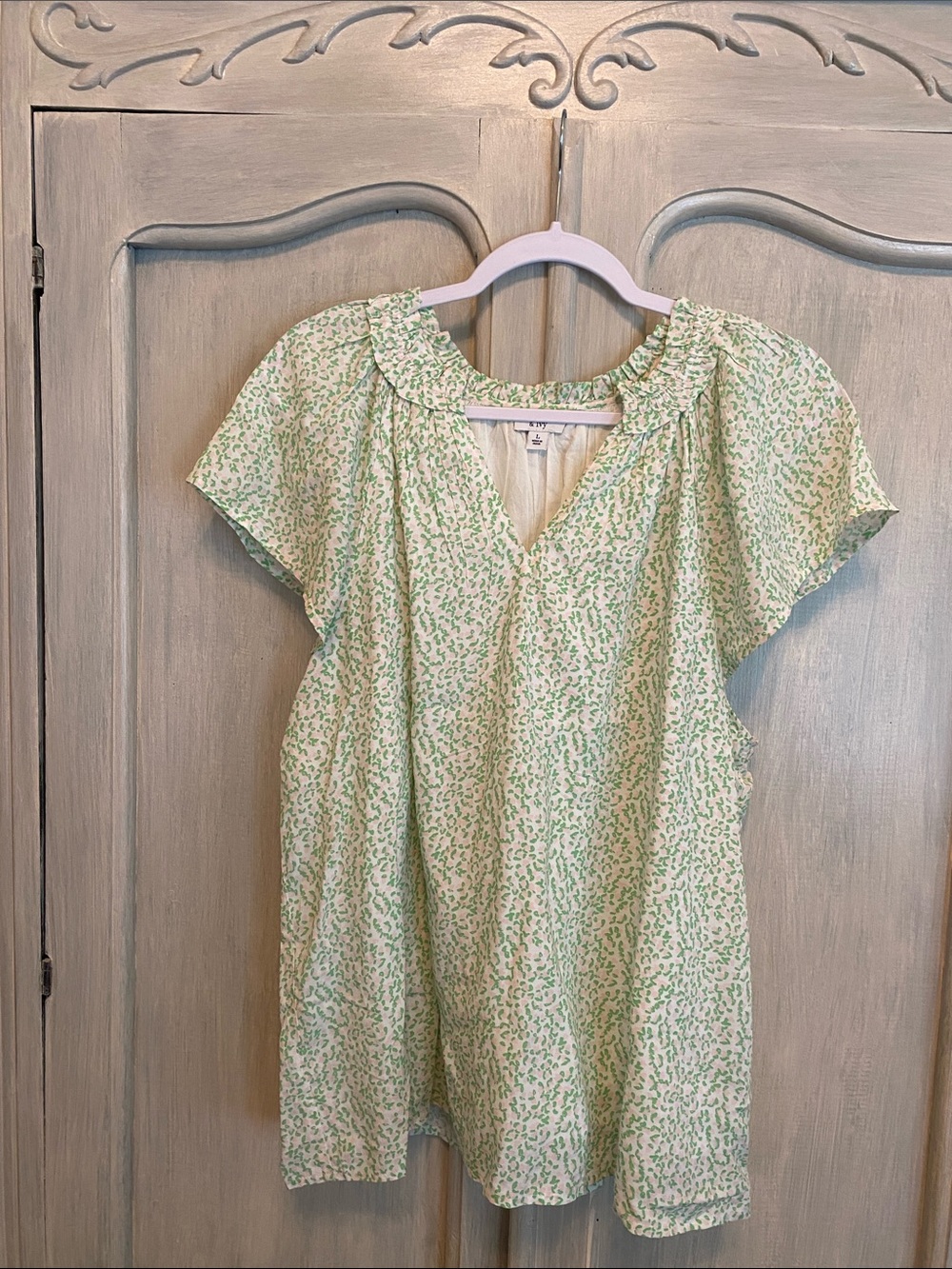 crown & ivy Light Green Printed Flutter Sleeve Midi Top